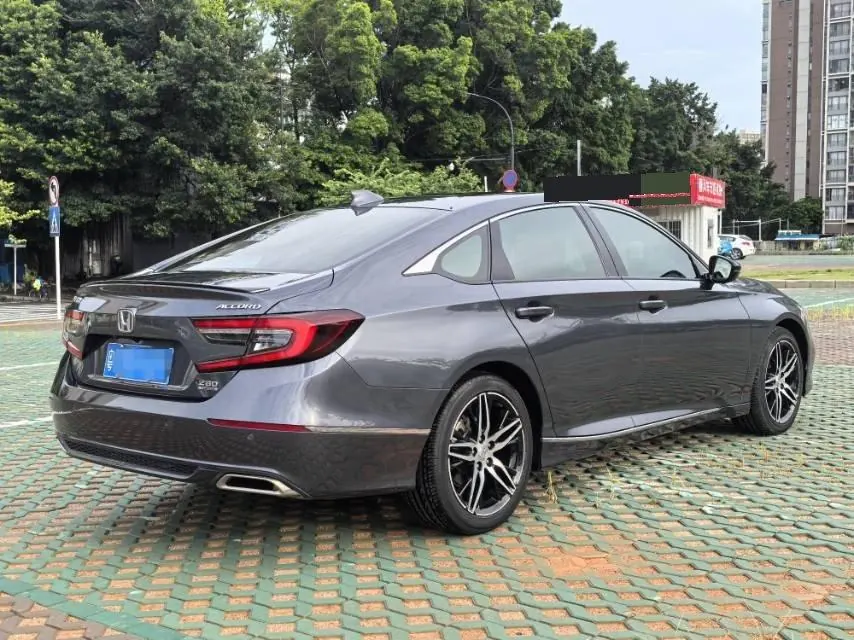 Honda 2022 10th Generation Accord 1.5T Stepless 260TURBO Magic Night Premium Edition Automatic Gear 4