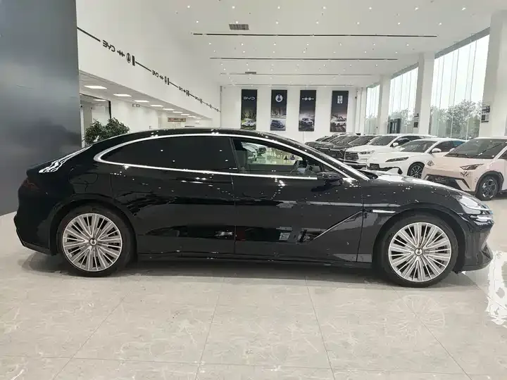 Denza Z9 2024 1100km 4-wheel drive Ultra Edition 4
