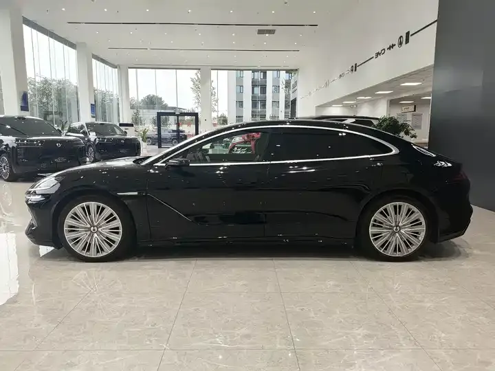 Denza Z9 2024 1100km 4-wheel drive Ultra Edition 8