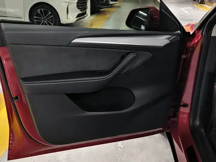 Model Y 2023 rear-wheel drive version 7