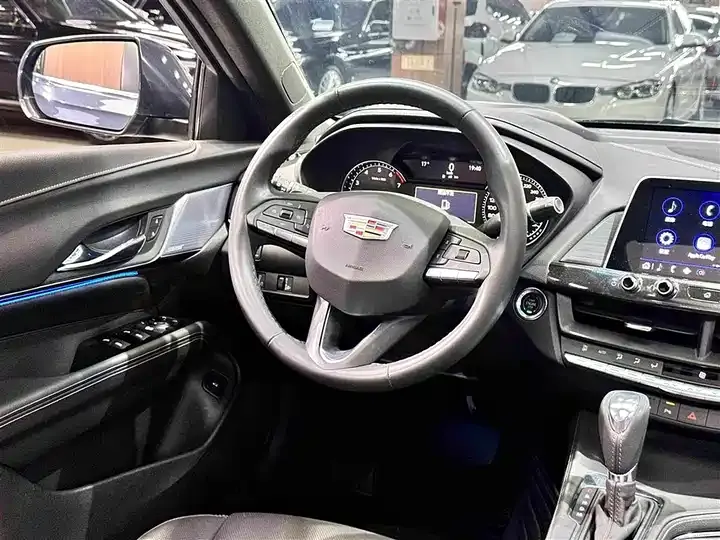 Cadillac CT4 2022 28T Luxury Model 12
