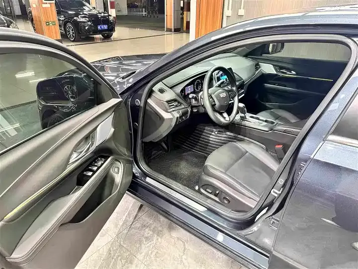 Cadillac CT4 2022 28T Luxury Model 8
