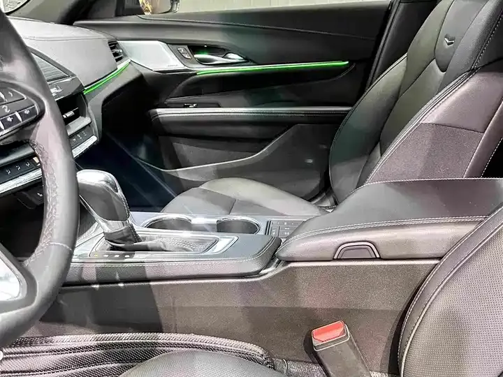 Cadillac CT4 2022 28T Luxury Model 9