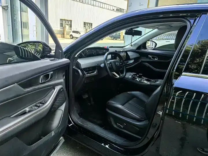ChangAn UNI-K 2021 2.0T Luxury Model 4