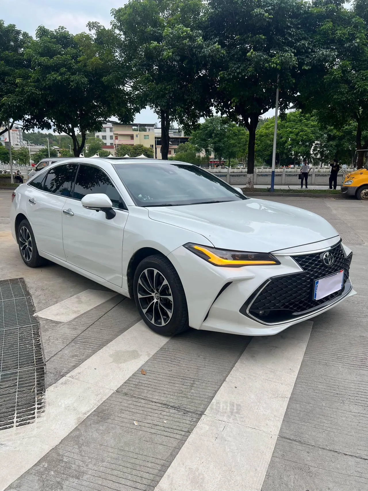 Toyota 2023 Asian Dragon 2.5 Deluxe Edition Automatic 3
