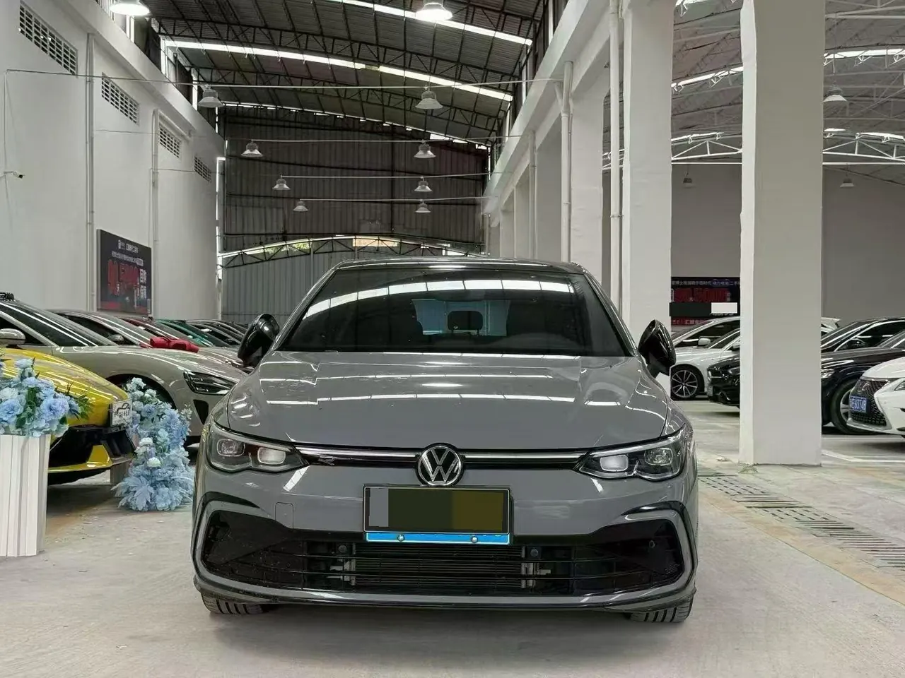 Volkswagen 2023 Golf 8 R-Line 1.4TSI 280TSI Lite Automatic 2