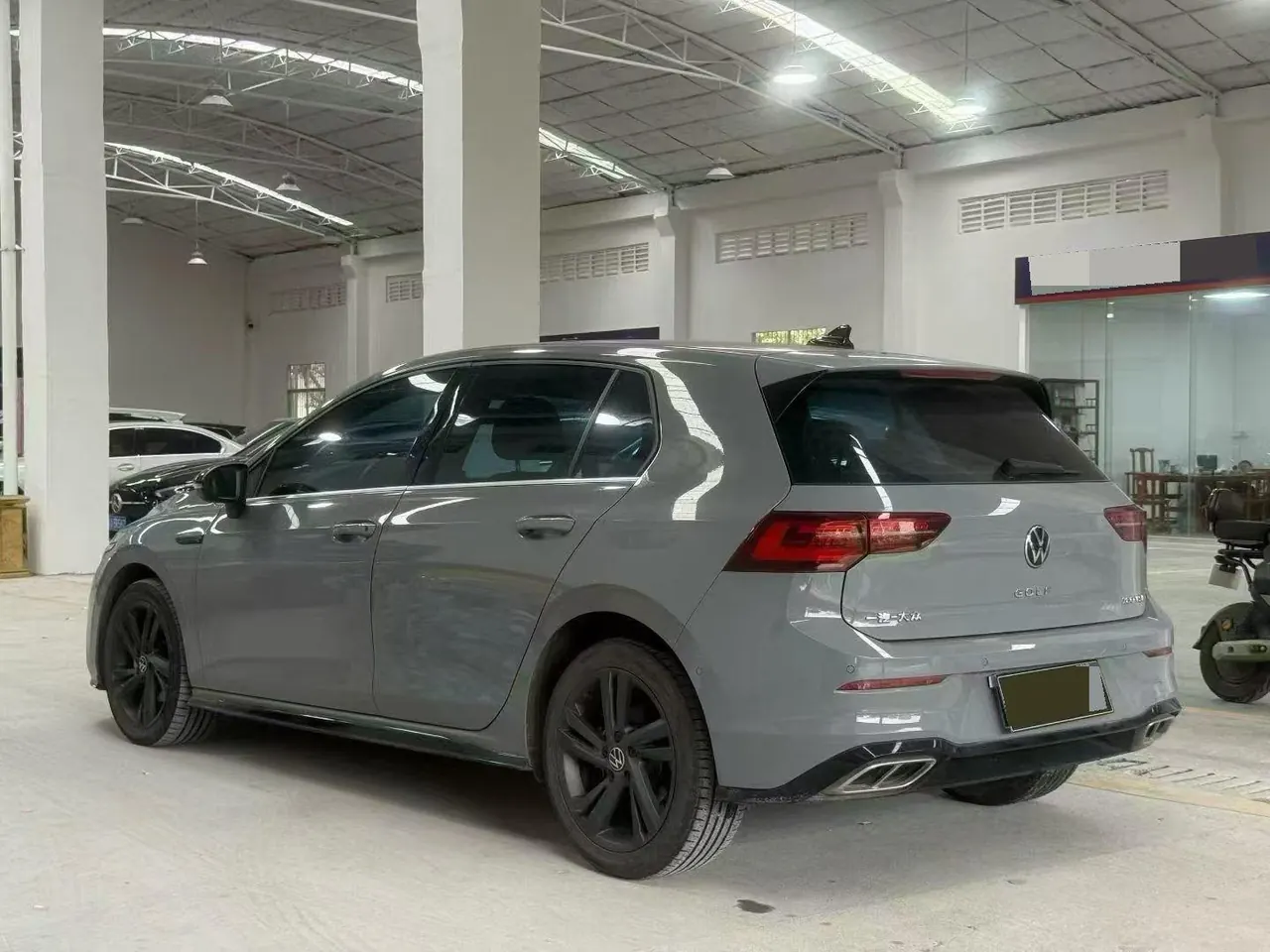 Volkswagen 2023 Golf 8 R-Line 1.4TSI 280TSI Lite Automatic 7