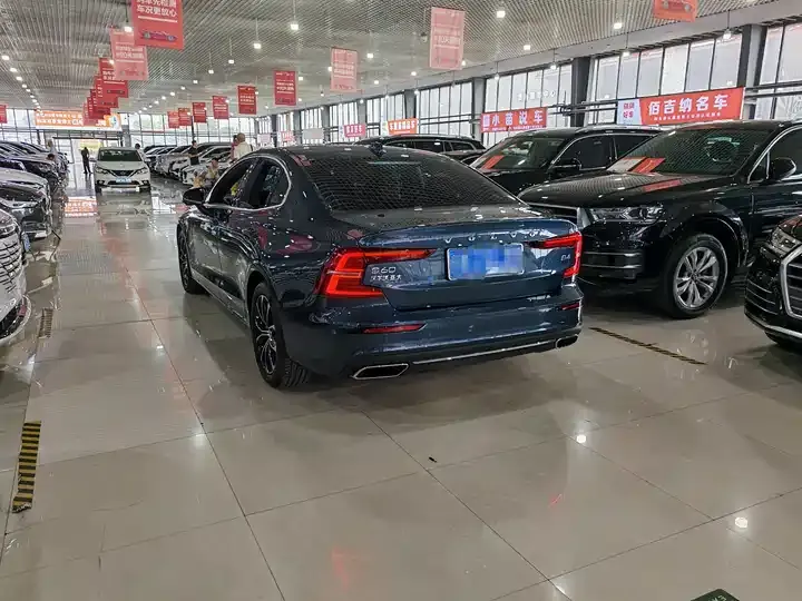 Volvo S60 2022 B4 Zhiyi Deluxe Edition 6