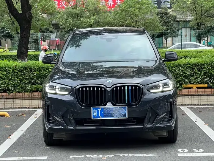 Open image lightbox: BMW X3 2023 facelift xDrive30i exclusive M obsidian night suit