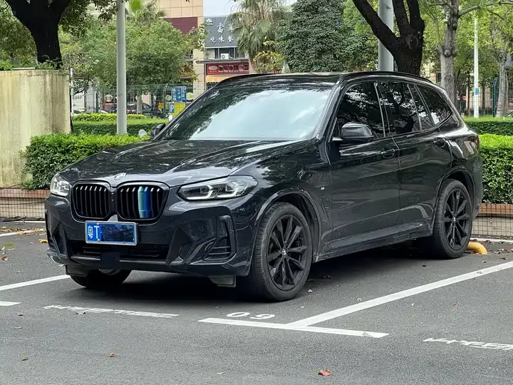 BMW X3 2023 facelift xDrive30i exclusive M obsidian night suit 3