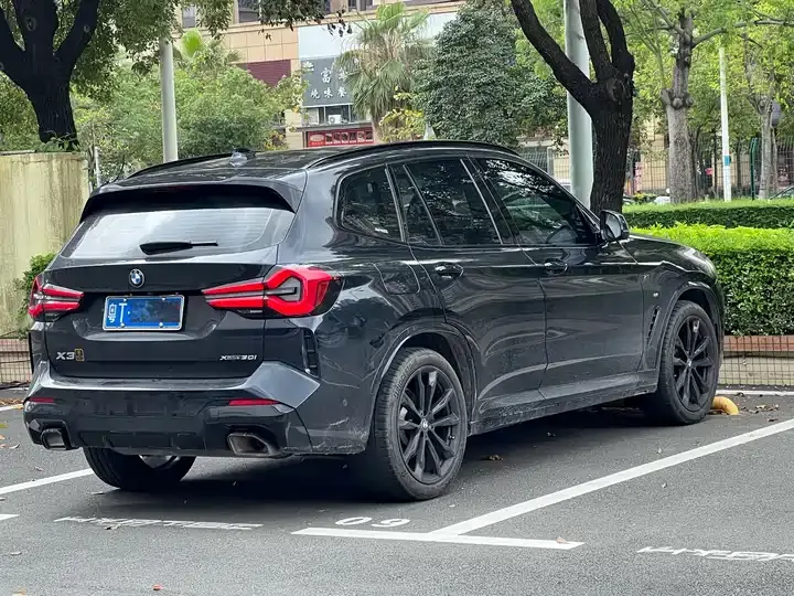 BMW X3 2023 facelift xDrive30i exclusive M obsidian night suit 6