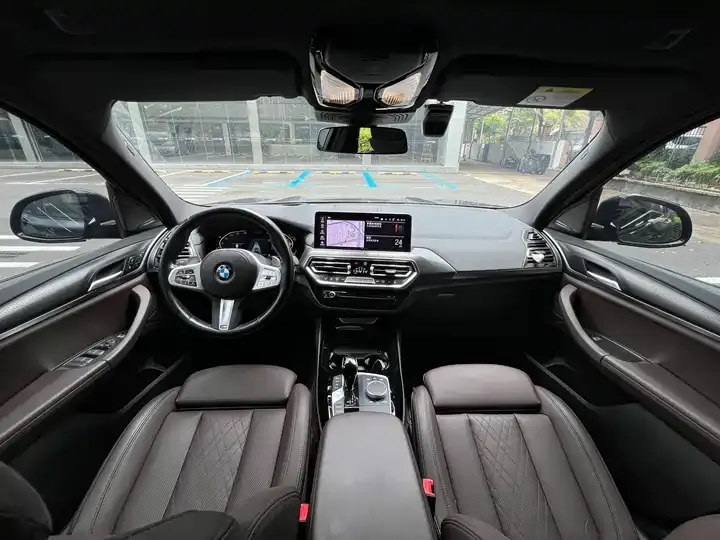 BMW X3 2023 facelift xDrive30i exclusive M obsidian night suit 9