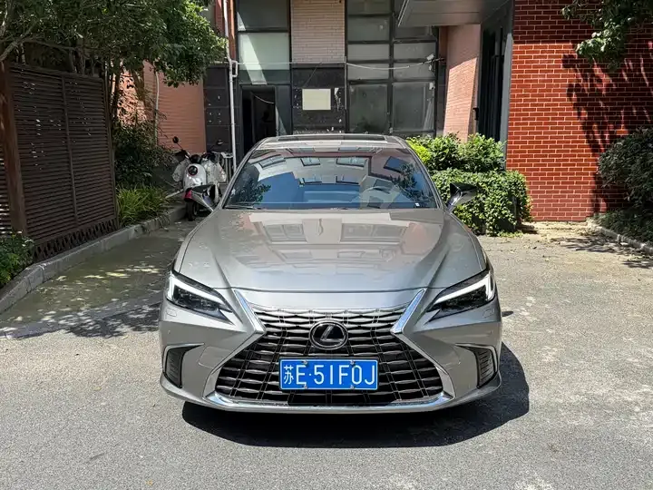Lexus ES 2025 Model 200 Prestige Edition 2