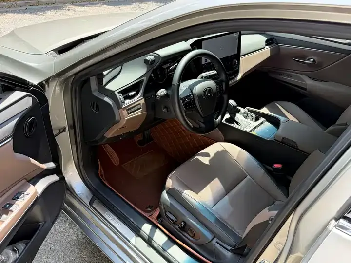 Lexus ES 2025 Model 200 Prestige Edition 5