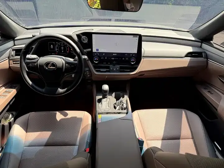 Lexus ES 2025 Model 200 Prestige Edition 6