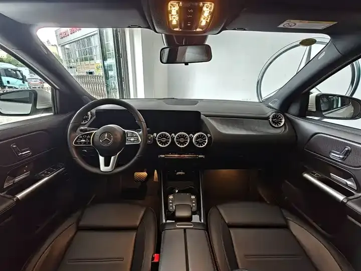 Mercedes Benz GLA 2023 GLA 220 12