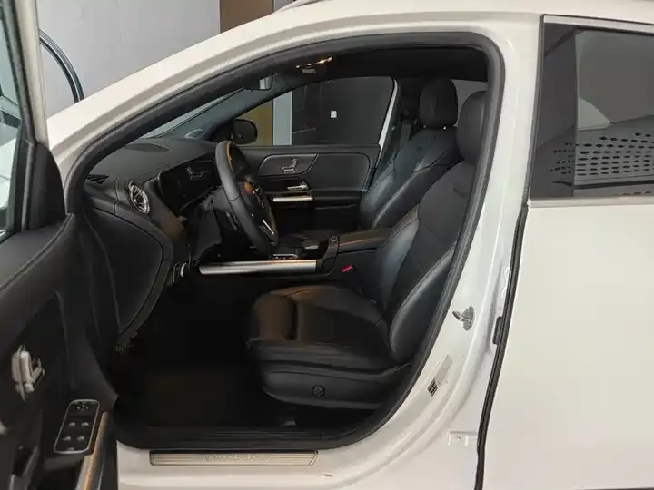 Mercedes Benz GLA 2023 GLA 220 7
