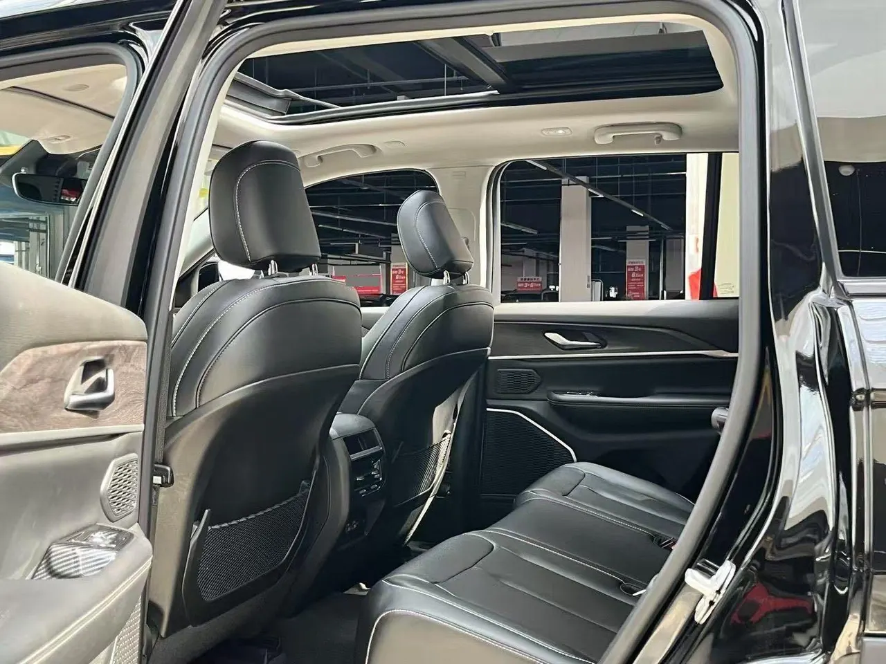 Jeep Grand Cherokee (Imported) 2023 Grand Cherokee 4xe 2.0T Far Peak Edition Automatic Gear 5
