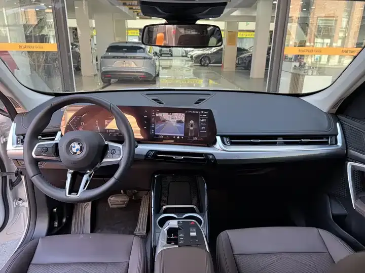 BMW X1 2023 sDrive25Li M Sport Suit 10