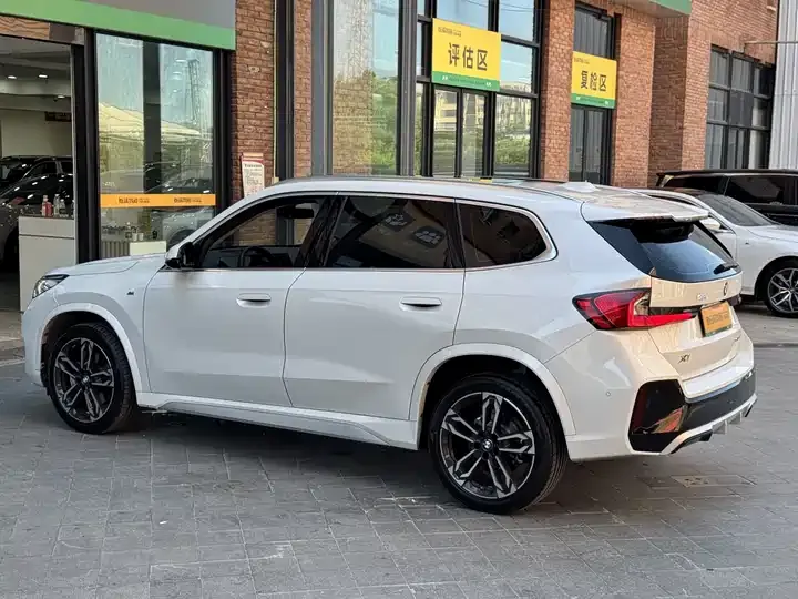 BMW X1 2023 sDrive25Li M Sport Suit 6