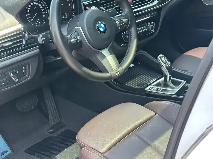 BMW 1 Series 2021 120i M Sports Obsidian Night Edition 10