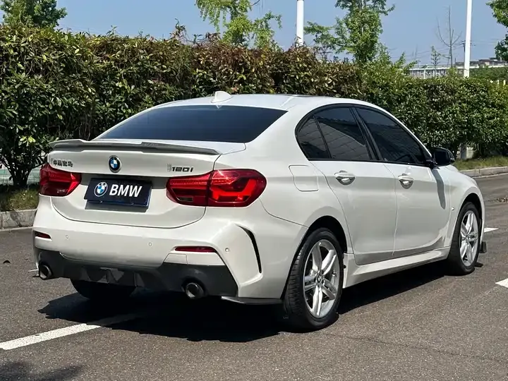 BMW 1 Series 2021 120i M Sports Obsidian Night Edition 5