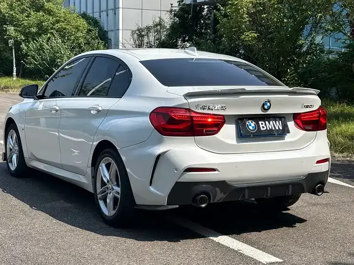 BMW 1 Series 2021 120i M Sports Obsidian Night Edition 7