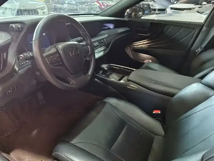 Lexus LS 2020 500h Excellent Edition Country VI 4