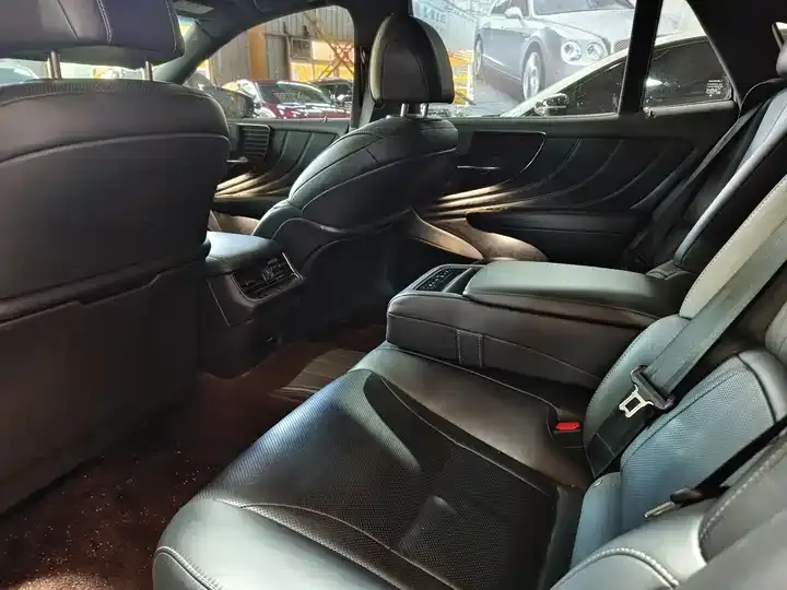 Lexus LS 2020 500h Excellent Edition Country VI 8
