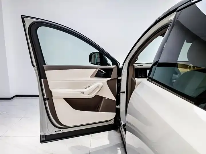 Denza N8L 2025 flagship 8