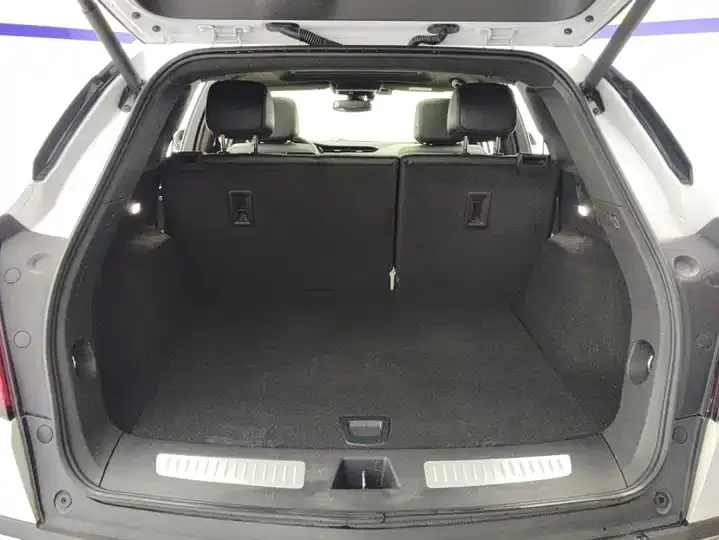 Cadillac XT5 2022 2.0T Two-Drive Luxury Model 4