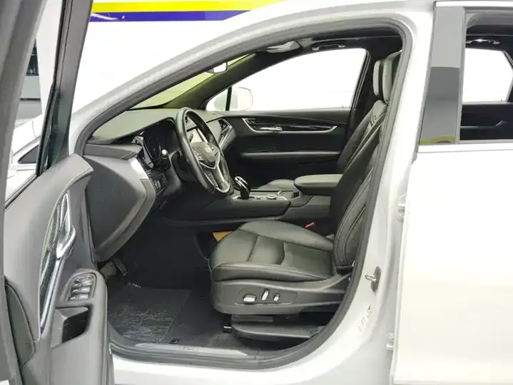 Cadillac XT5 2022 2.0T Two-Drive Luxury Model 9