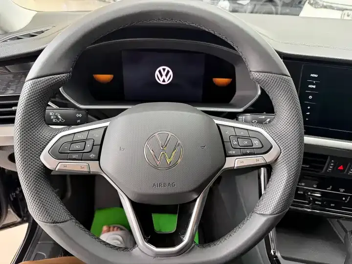 Passat 2022 280TSI Elite Edition 9