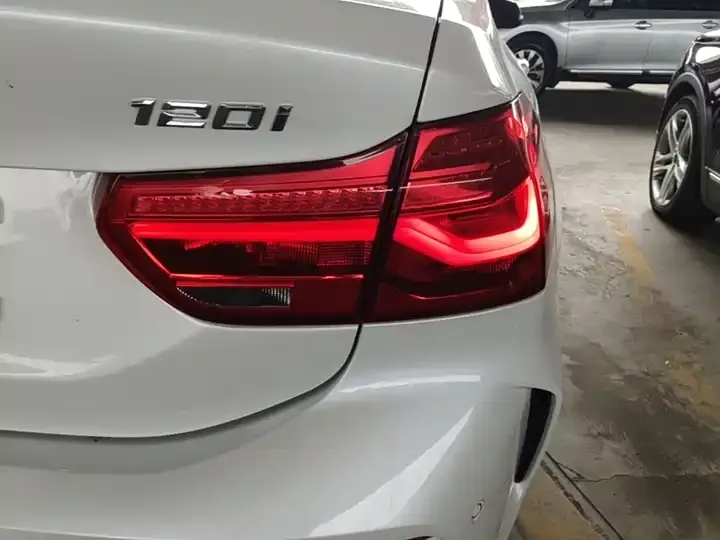BMW 1 Series 2021 Changed to 120i M Sports Obsidian Night Edition 8