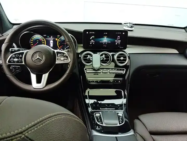 Mercedes Benz GLC 2021 GLC 260 L 4MATIC Dynamic 12
