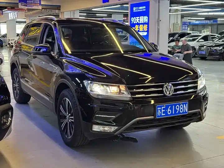 Tiguan L 2020 330TSI Automatic Two-Drive Panoramic Comfort Edition VI 4