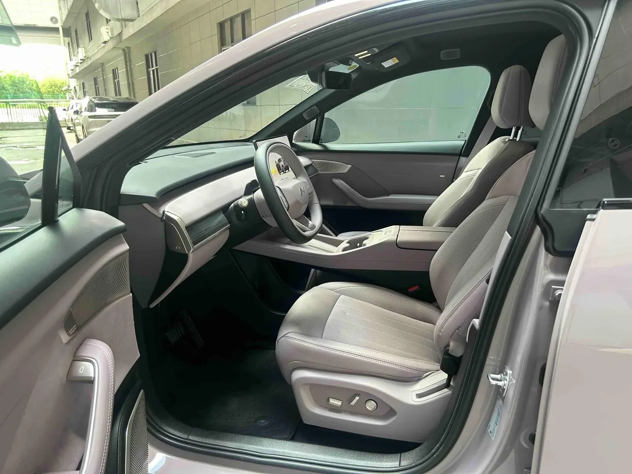 ONVO 2025 L60 60kWh four-wheel drive version automatic gear 11