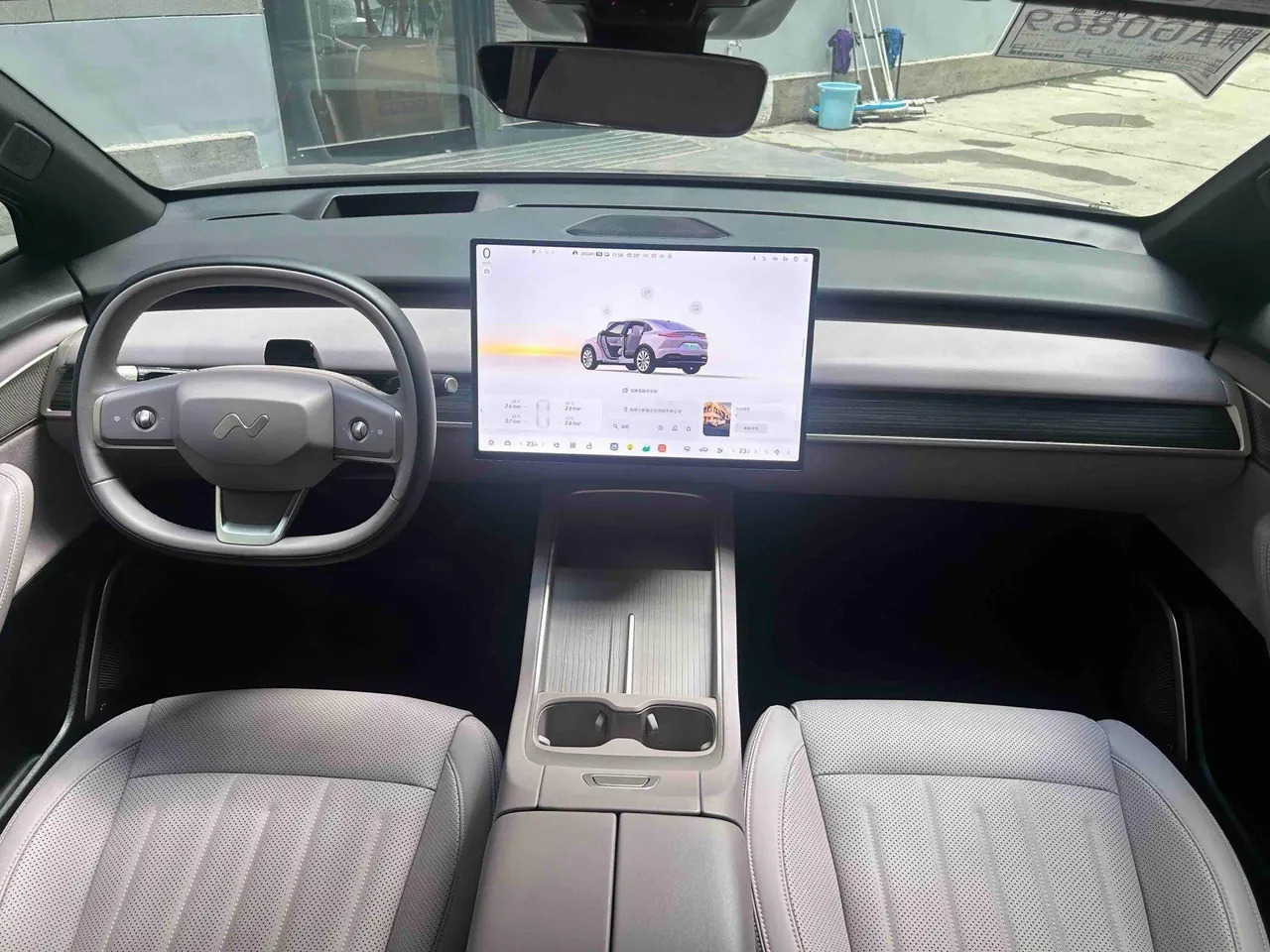 ONVO 2025 L60 60kWh four-wheel drive version automatic gear 6