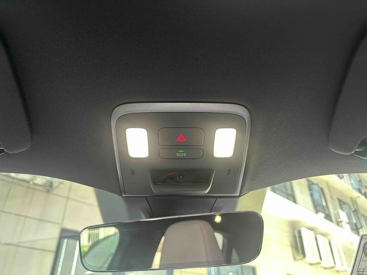 ONVO 2025 L60 60kWh four-wheel drive version automatic gear 9