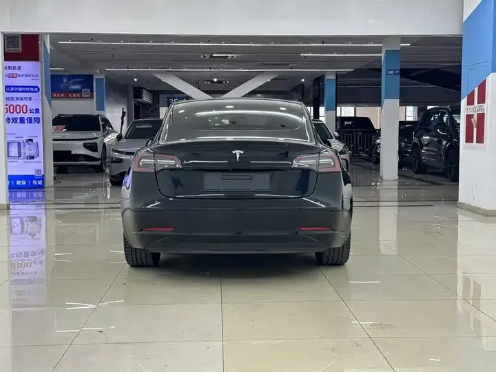 Model 3 2022 Performance high-performance all-wheel drive 5