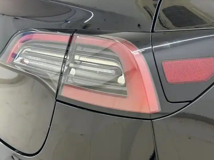 Model 3 2022 Performance high-performance all-wheel drive 7