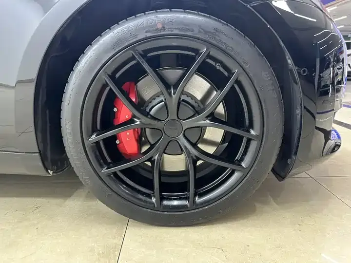 Model 3 2022 Performance high-performance all-wheel drive 8