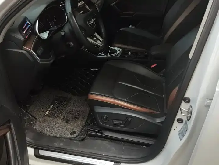 Audi Q3 2022 35 TFSI Fashion Elegant 9