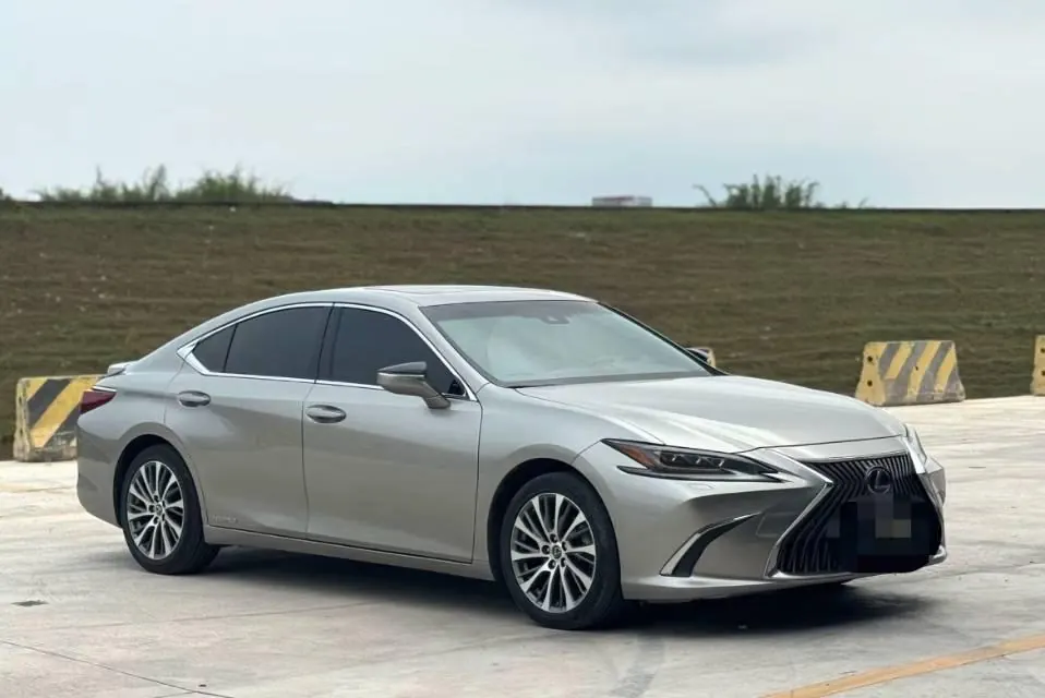 Lexus ES (Imported) 2020 ES300h 2.5 Stepless Premium Edition Automatic Gear 3