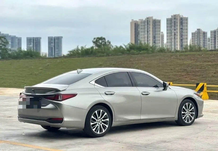 Lexus ES (Imported) 2020 ES300h 2.5 Stepless Premium Edition Automatic Gear 8