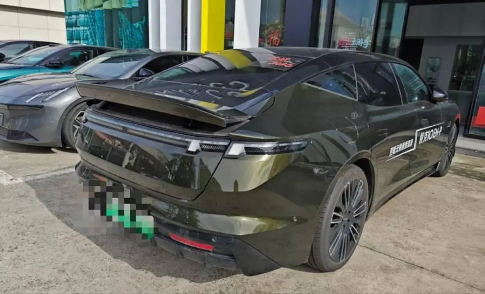 LYNK&amp;CO 2025 LYNK&amp;CO 10 EM-P 1.5T 240 Four-wheel Drive Ultra Sports Edition (Modified) Automatic Gear 4