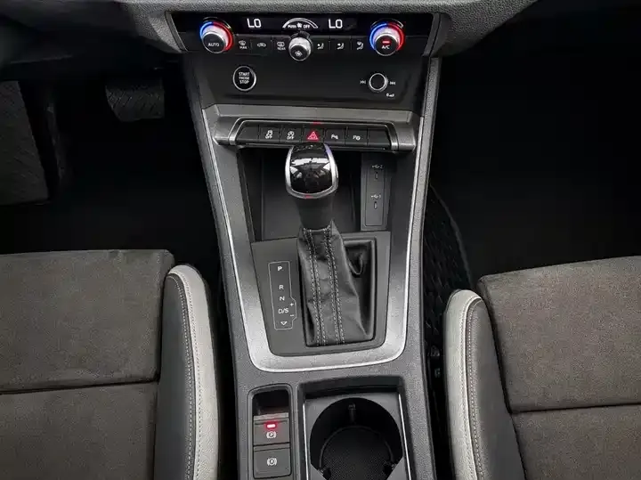 Audi Q3 2022 35 TFSI Fashion Dynamic 8