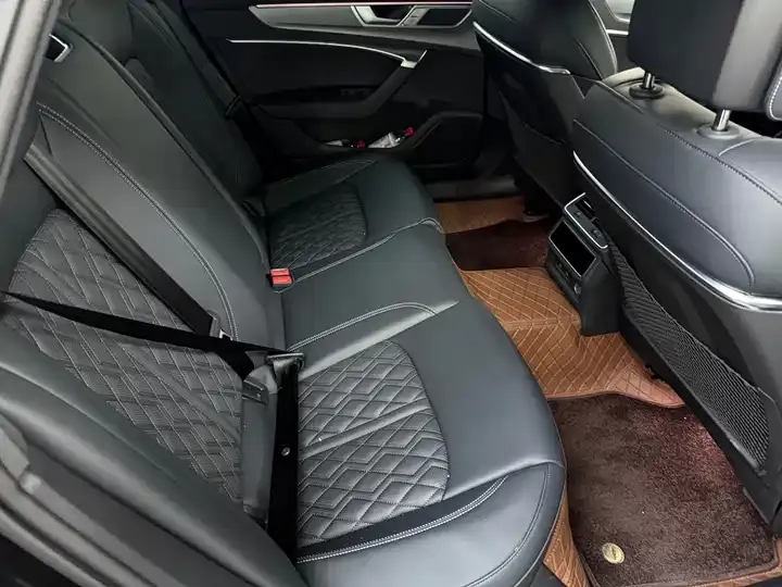 Audi A6L 2025 45 TFSI Selected Dynamic Type 12