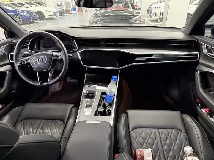 Audi A6L 2025 45 TFSI Selected Dynamic Type 5