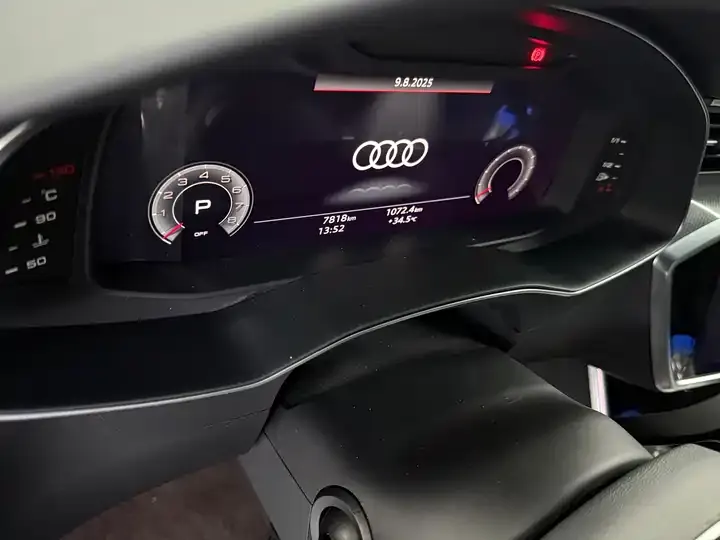 Audi A6L 2025 45 TFSI Selected Dynamic Type 8